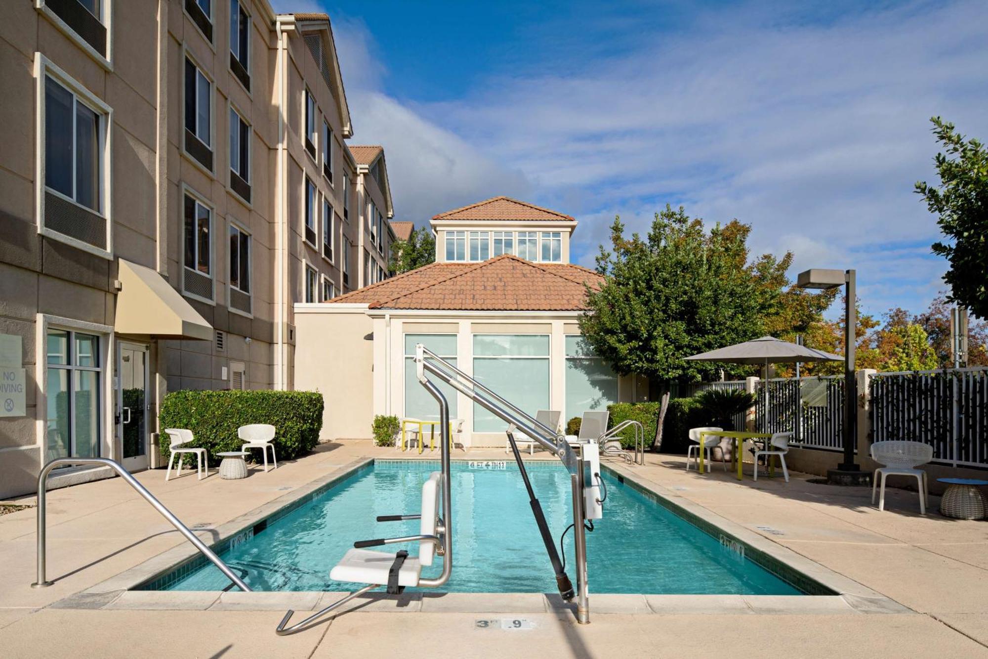Hilton Garden Inn פולסום מראה חיצוני תמונה